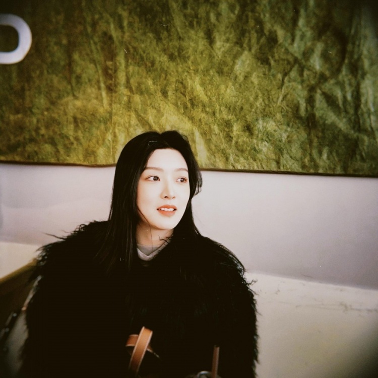 很好看！付豪女友更新社媒曬美照：最近很愛(ài)